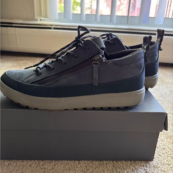 ECCO Women’s waterproof  Sneakers Marine Blue Size 39 (US 8–8.5) - Picture 1 of 5